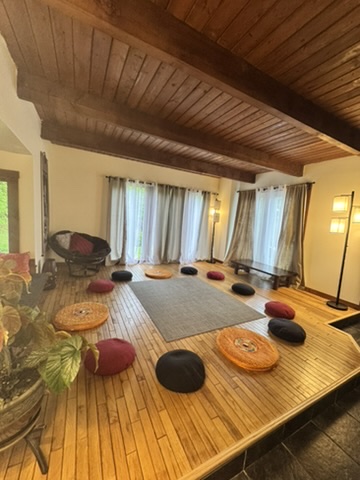 Meditation & fireplace sitting 12