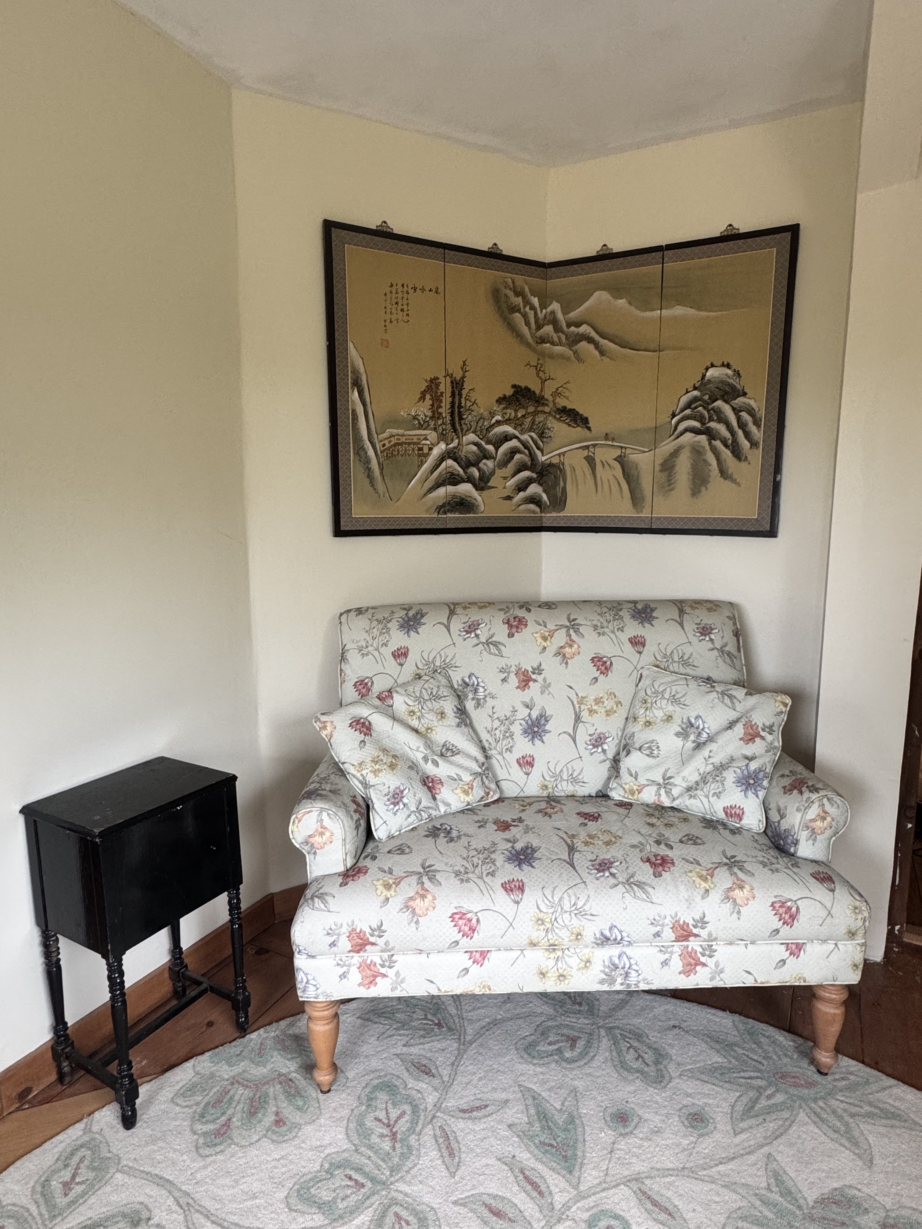 Upstairs living 1